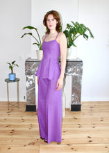 Load image into Gallery viewer, Amelia low neckline top purple linen
