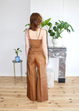 Load image into Gallery viewer, Amelia trousers copper brown viscose
