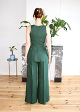 Load image into Gallery viewer, Amelia top forest green linen

