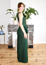 Load image into Gallery viewer, Amelia top forest green linen

