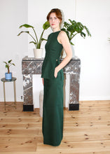 Load image into Gallery viewer, Amelia top forest green linen
