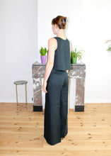 Load image into Gallery viewer, Stacy top navy blue linen
