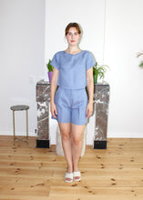 Load image into Gallery viewer, Stacy top short sleeves dusty blue linen
