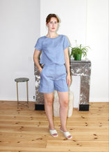 Load image into Gallery viewer, Stacy top short sleeves dusty blue linen
