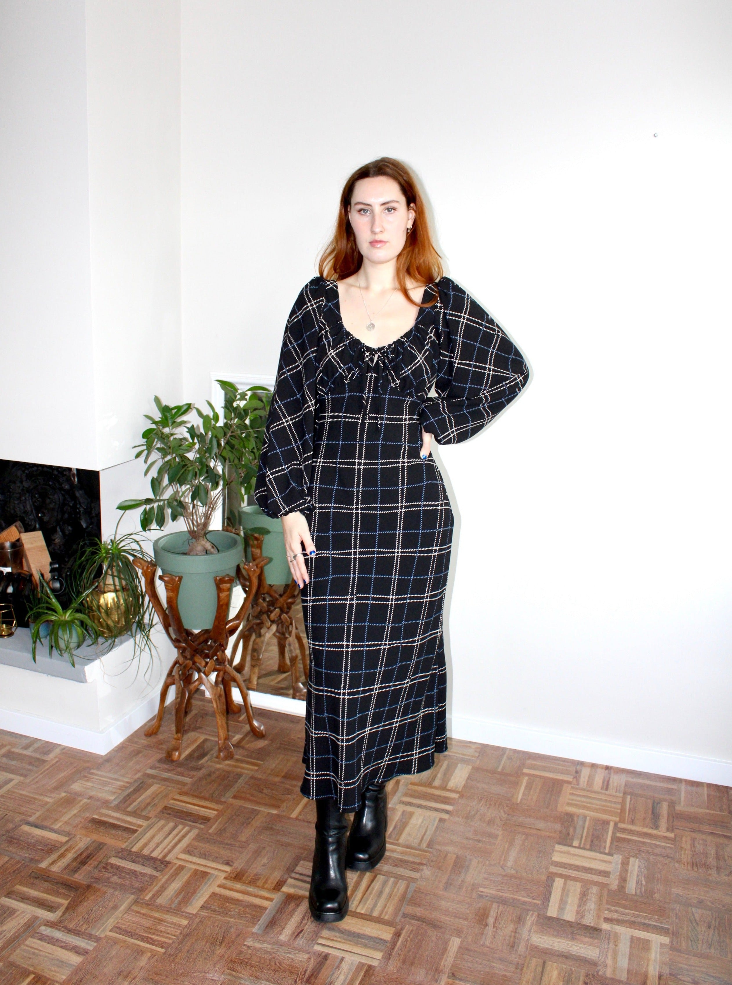 Sample - Lara dress black plaid