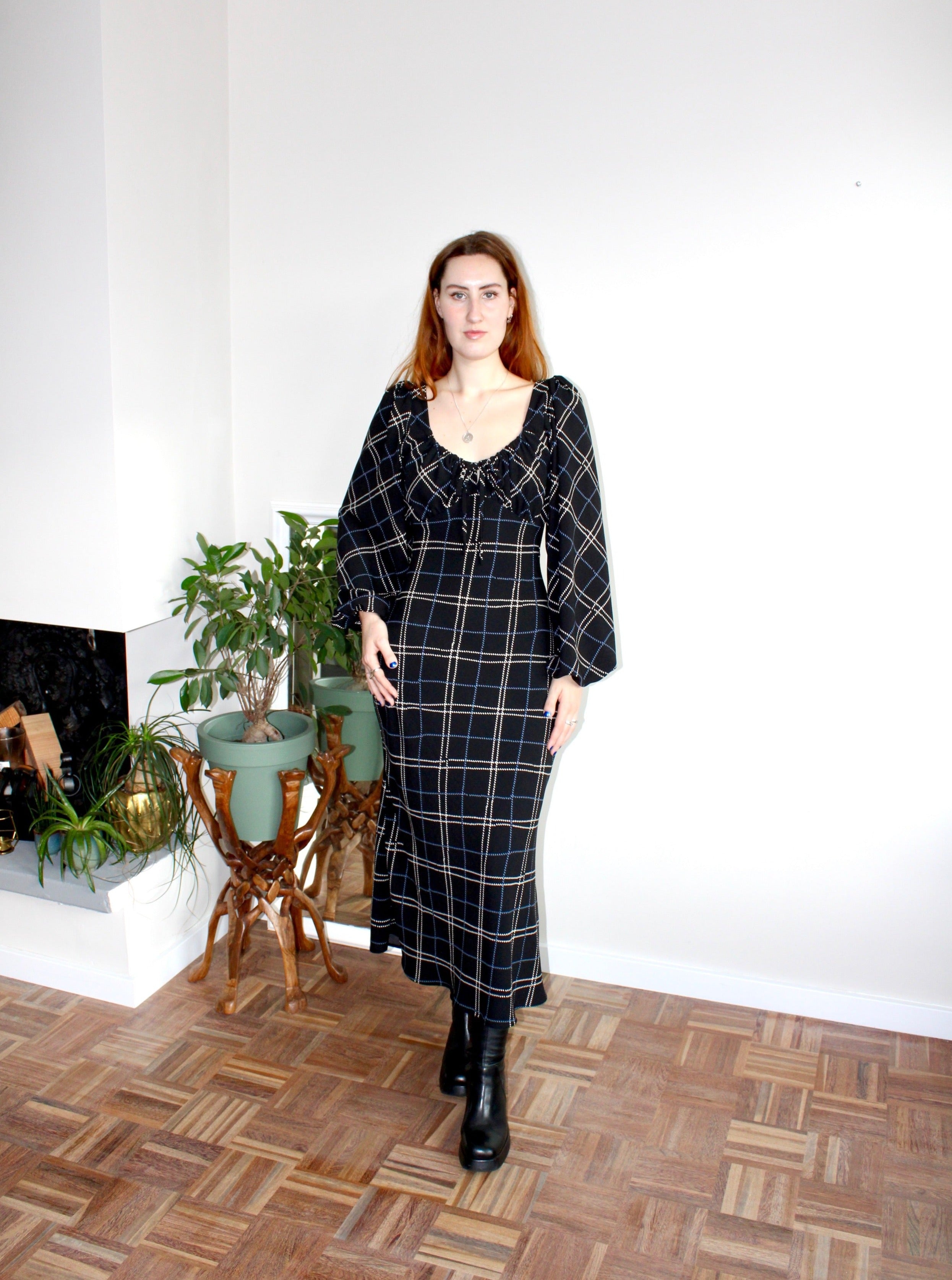 Sample - Lara dress black plaid