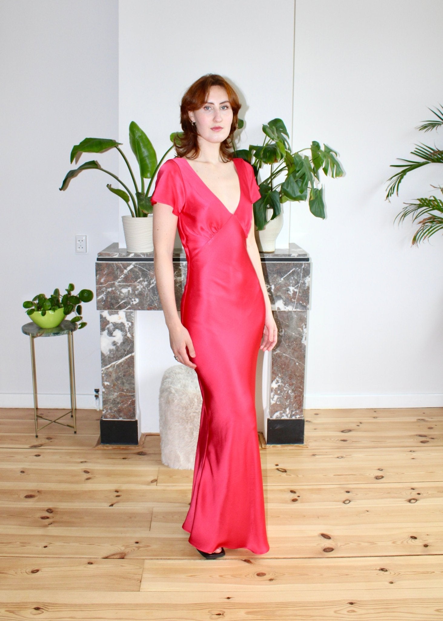 Celine short sleeve maxi dress Raspberry satin - Luci's Lemons