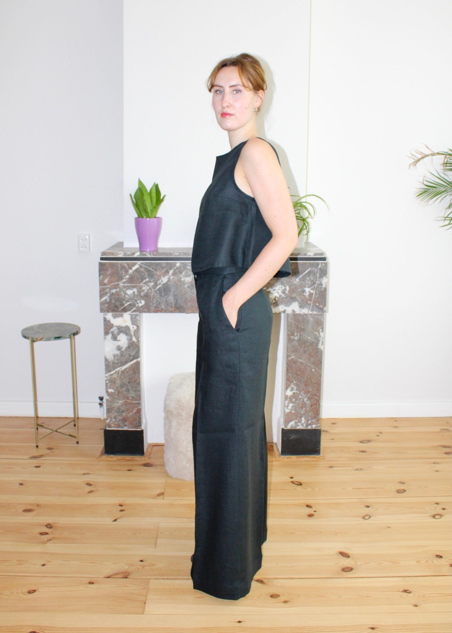 Stacy top navy blue linen - Luci's Lemons