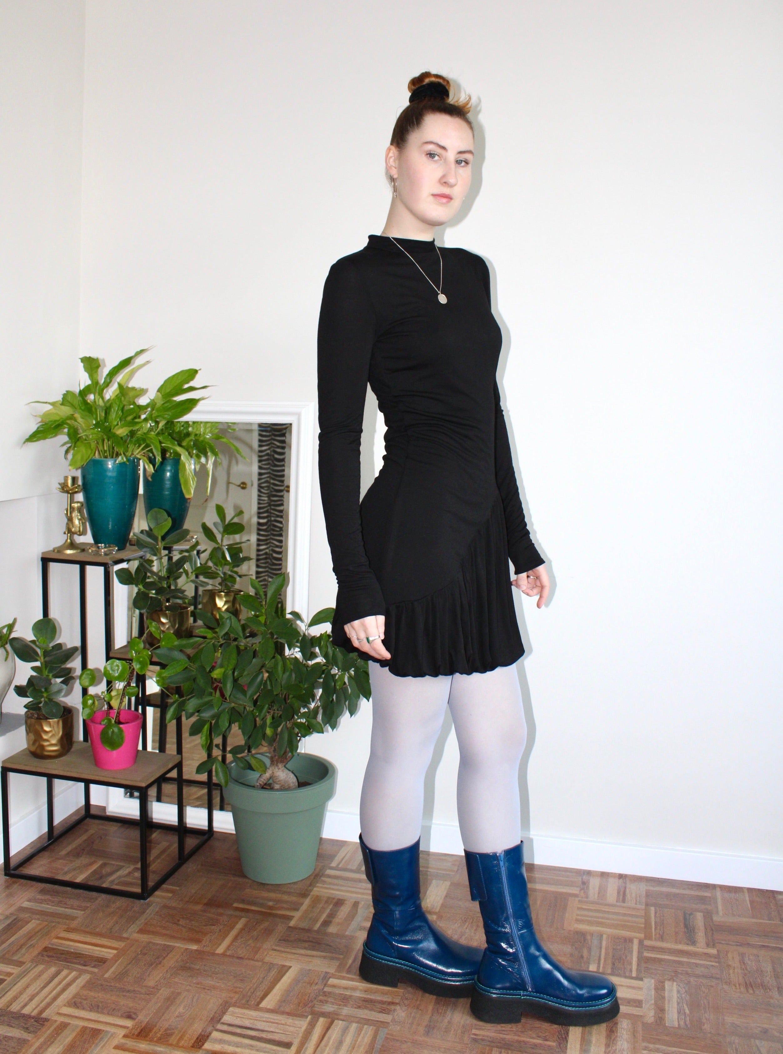 Sample  - Delilah dress black